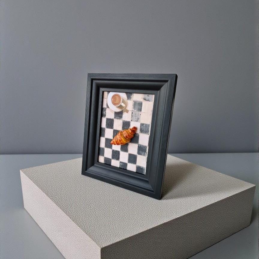 Framed 3D Mini Croissant – Realistic Bakery Wall Decor, Pastry Shop Display Art