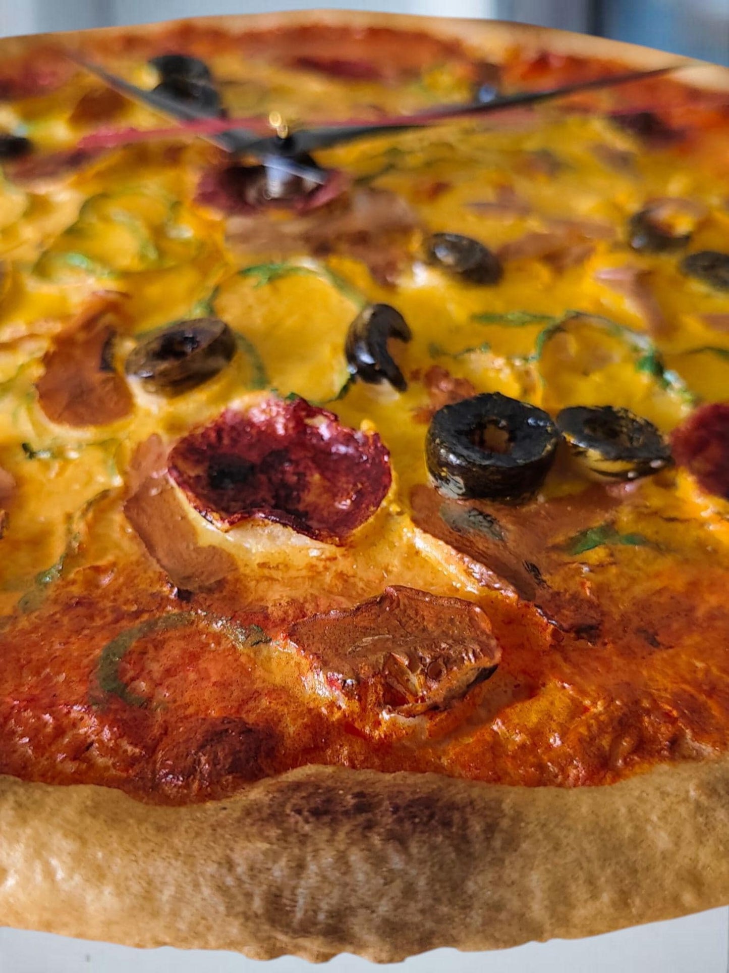 3D Pizza Wall Clock: Handmade Resin, Realistic Kitchen Decor