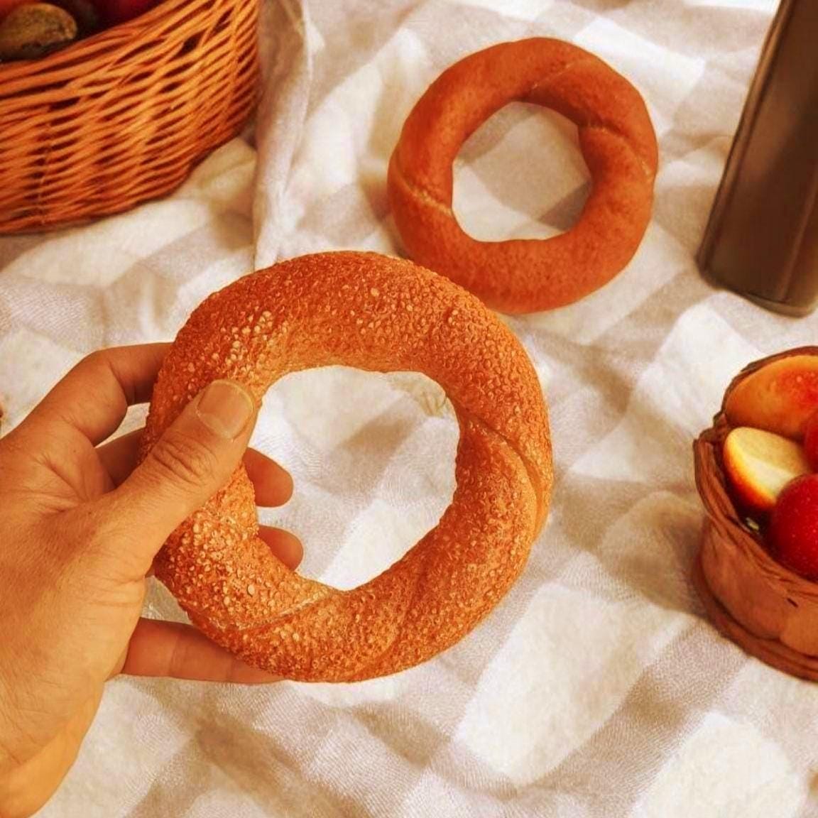 Realistic Turkish Bagel Replica: Faux Food Prop for Cafe Decoration