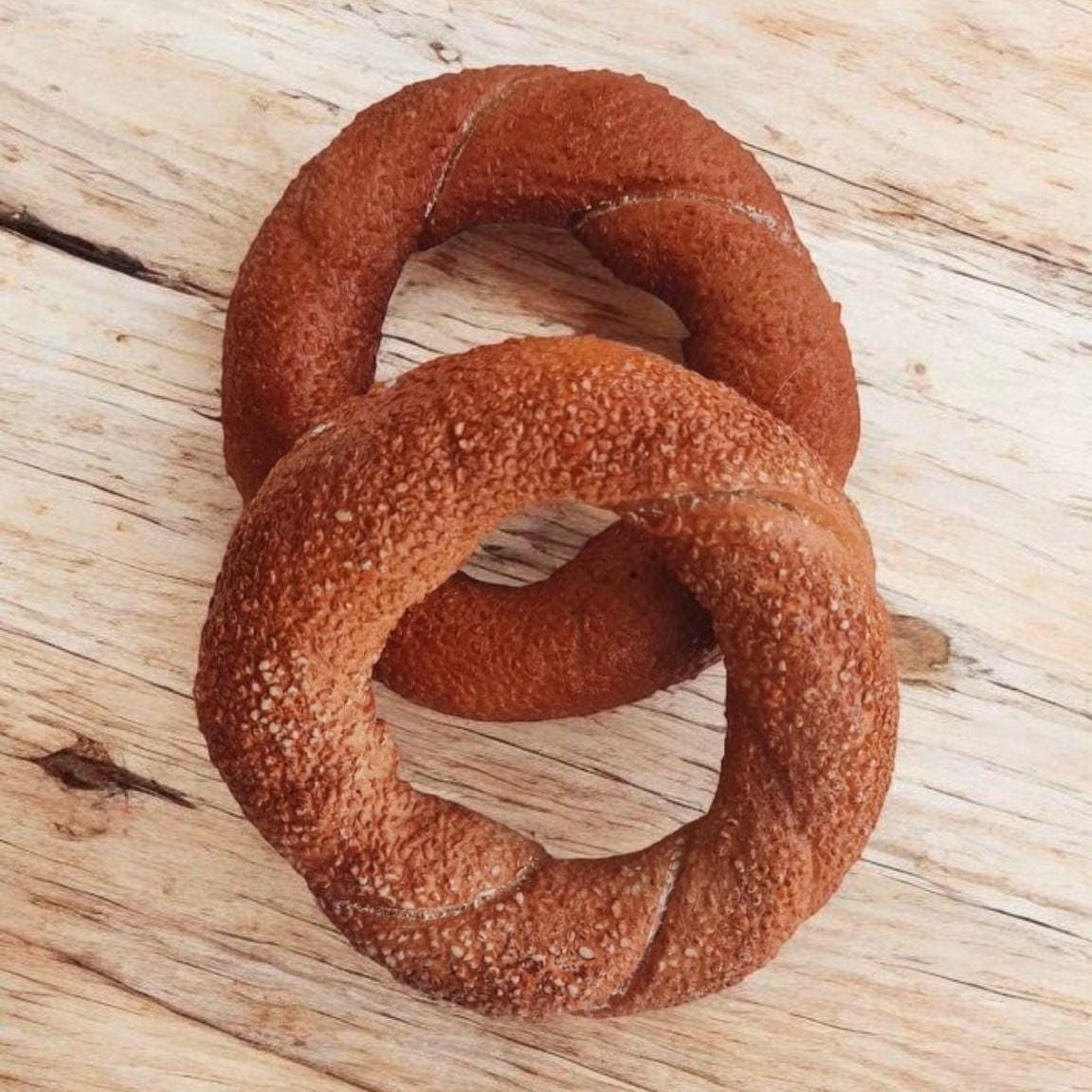 Realistic Turkish Bagel Replica: Faux Food Prop for Cafe Decoration