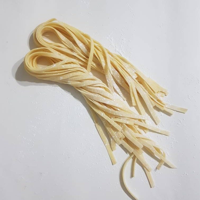 Fake Fettuccine Pasta: Realistic Italian Food Prop, Restaurant Display