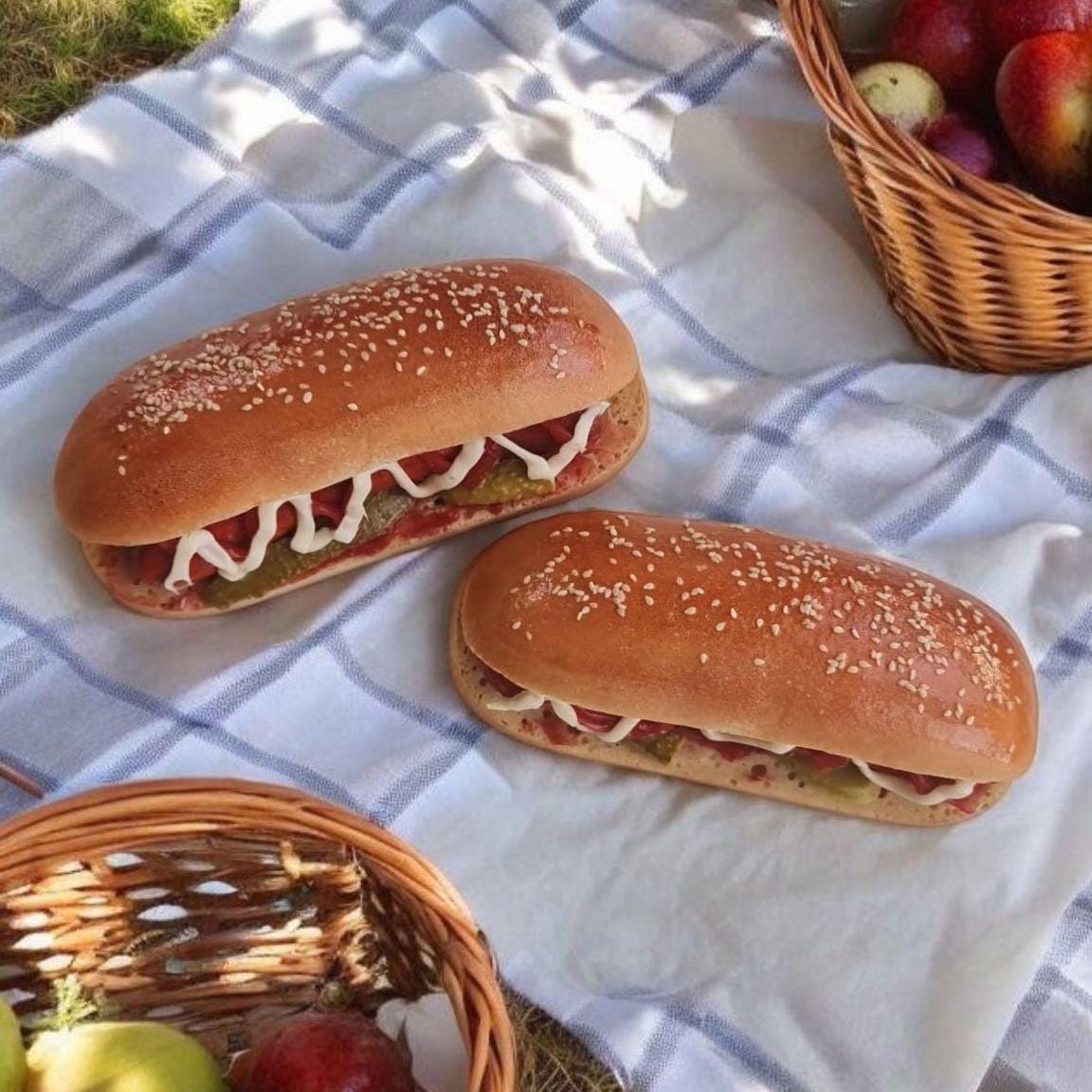Fake Sausage Sandwich for Photography Props, Artificial Hotdog for Food Displays