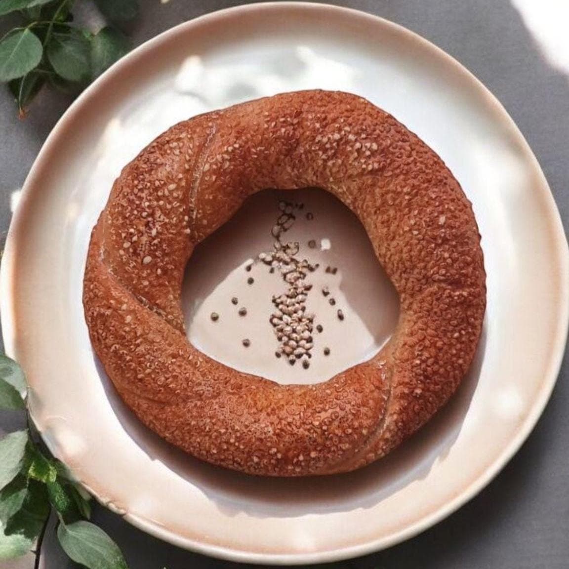 Realistic Turkish Bagel Replica: Faux Food Prop for Cafe Decoration